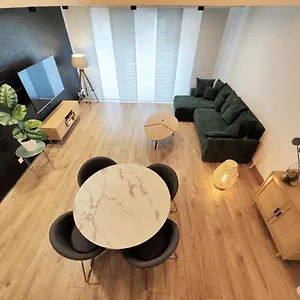 Appartement Superbe Cosy Duplex T3 Charpenne Tete D'or Avec Parking Prive Gratuit, Villeurbanne